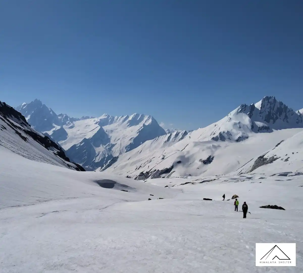 Snow trail on Borasu pass