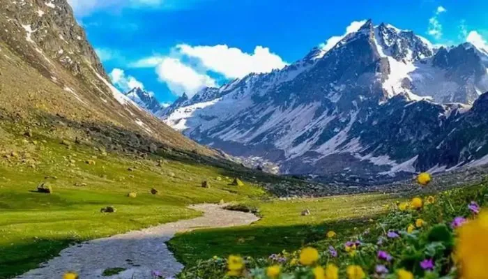 Best Time to Visit Hampta Pass Trek: Season, weather & month guide - Himalayan trekking blog by Himalaya Shelter